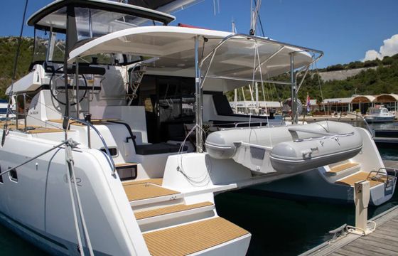 Lagoon 42