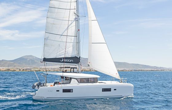 Lagoon 42 A/c & Gen