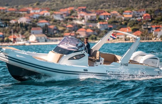 Cantiere Capelli Tempest 1000 Open