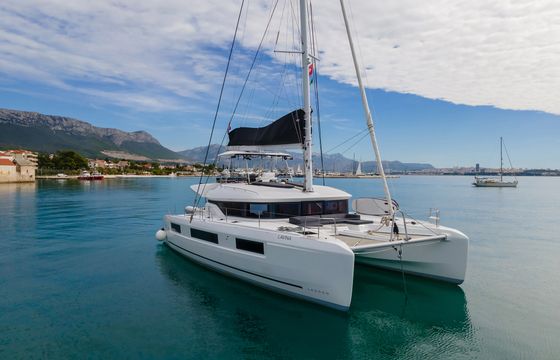 Lagoon 51