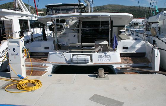 Lagoon 42