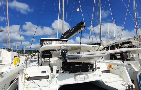 Lagoon 42