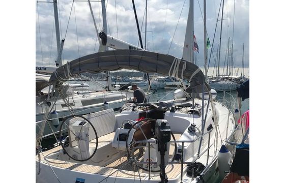Bavaria Cruiser 37
