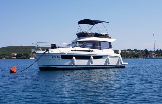 Delphia Yachts Platinum 989 Fly