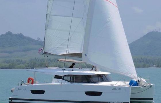 Fountaine Pajot Lucia 40