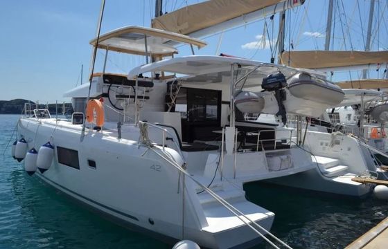 Lagoon 42