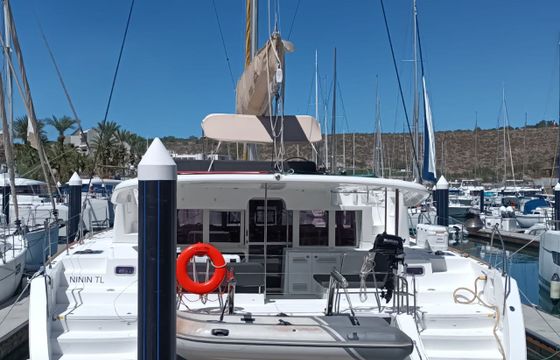 Lagoon 450 F