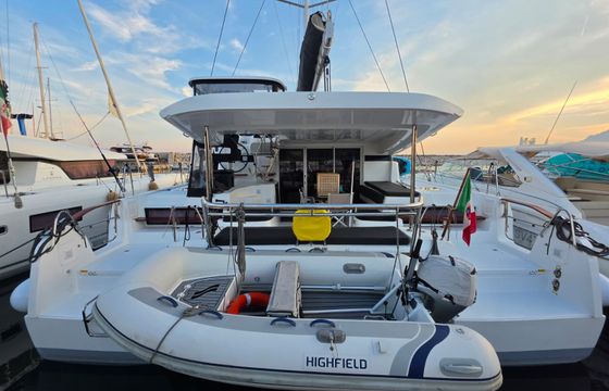 Lagoon 43