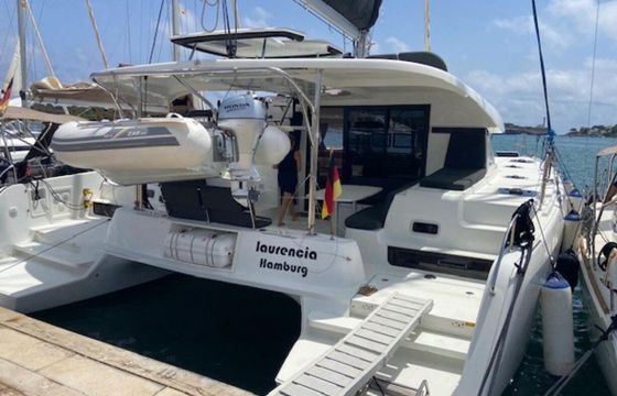 Lagoon 42