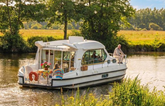 Nicols Yacht Nicols Sedan 1000