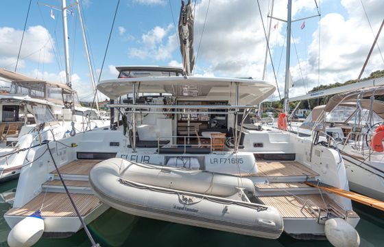 Lagoon 42