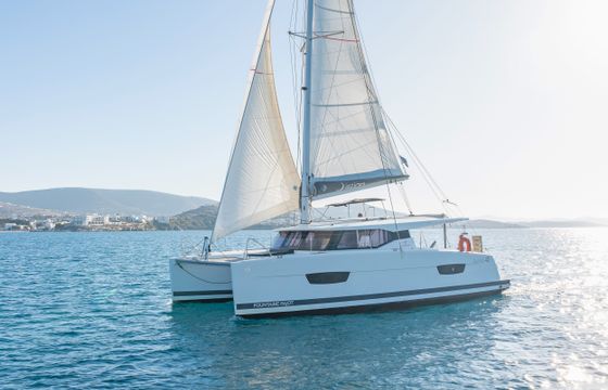 Fountaine Pajot Lucia 40