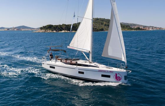 Bavaria C38