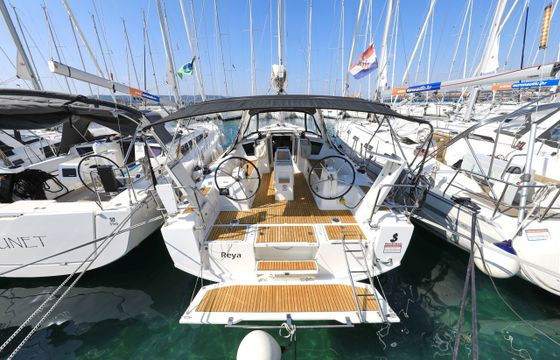 Beneteau Oceanis 38.1