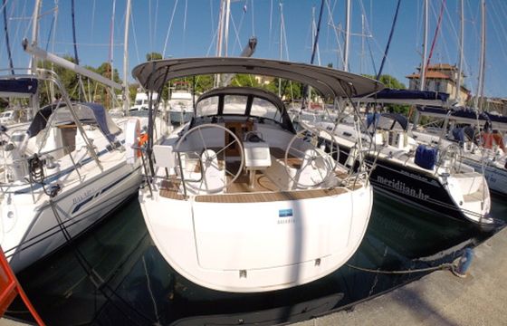 Bavaria Cruiser 37