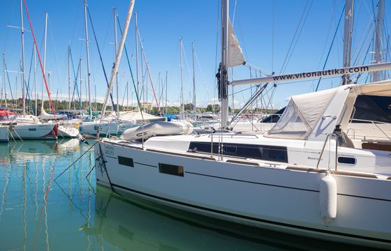 Beneteau Oceanis 35