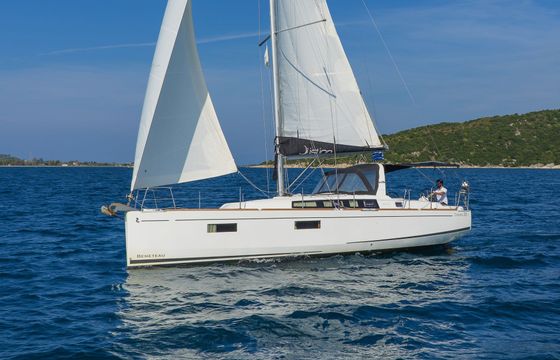 Beneteau Oceanis 38.1