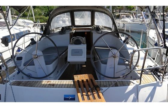 Bavaria Cruiser 37