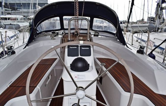 Bavaria Cruiser 33