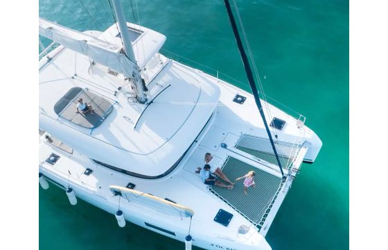 Lagoon 42