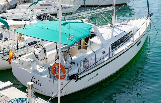 Beneteau Oceanis 38