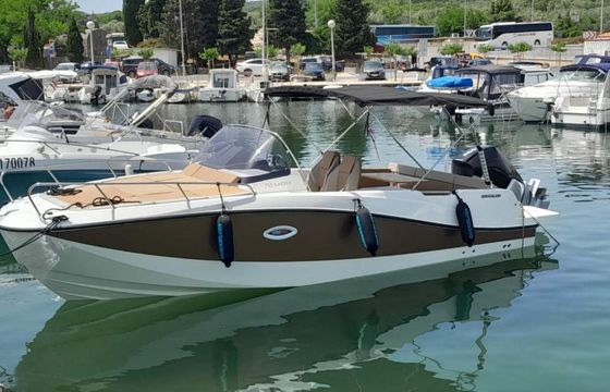 Quicksilver Activ 755 Sun Deck