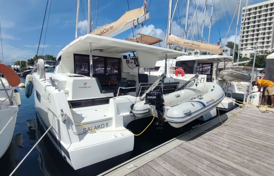Fountaine Pajot Lucia 40