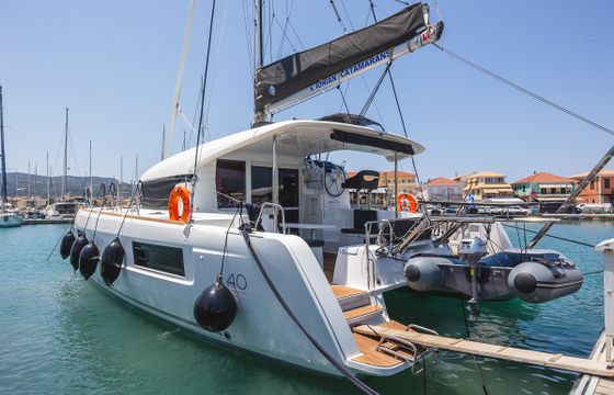 Lagoon 40
