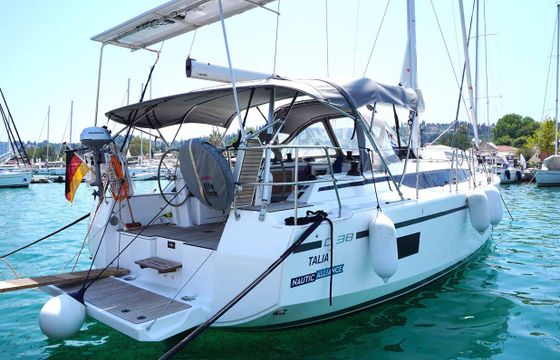 Bavaria C38