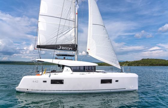 Lagoon 42 A/c & Gen & Wm