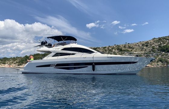 Galeon 700 Skydeck