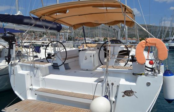 Beneteau Oceanis 51.1
