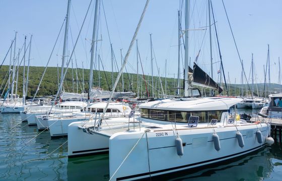 Lagoon 39