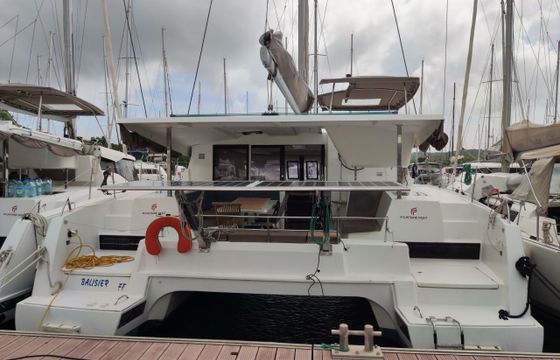 Fountaine Pajot Lucia 40