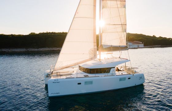 Lagoon 39