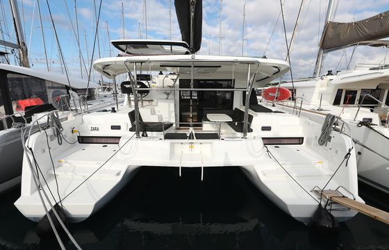 Lagoon 42