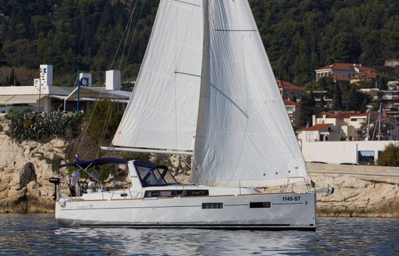 Beneteau Oceanis 35