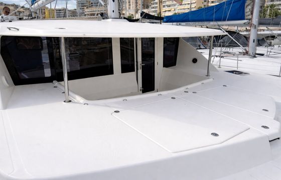 Leopard Catamarans / Robertson & Caine Leopard 44