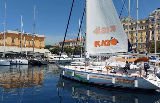 Bavaria 44