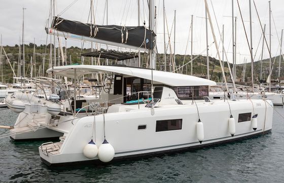 Lagoon 42