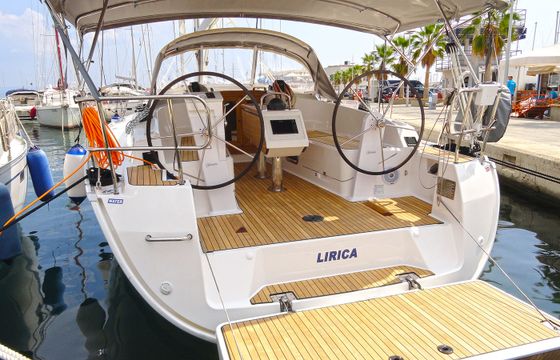 Bavaria Cruiser 37