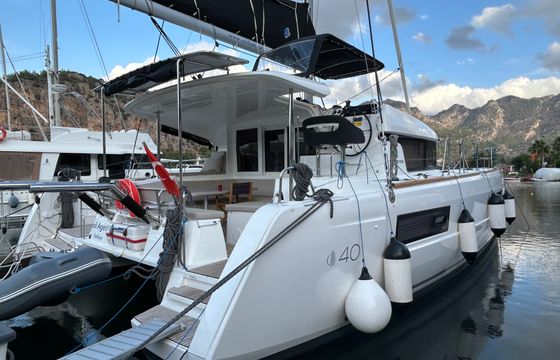 Lagoon 40