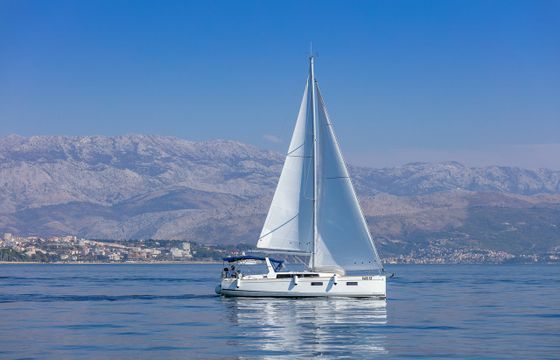 Beneteau Oceanis 38.1