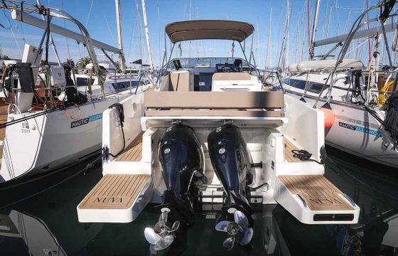 NUVA YACHTS Nuva M9 Cabin