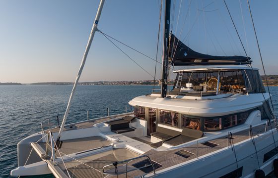 Lagoon 60