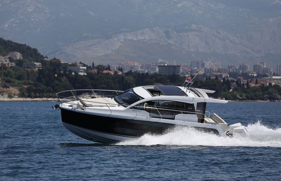 Sealine C335v