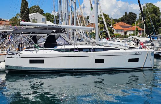 Bavaria C38