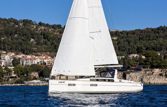 Beneteau Oceanis 38