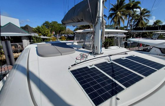Lagoon 42