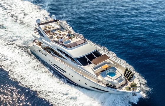 Dominator Yachts 780s